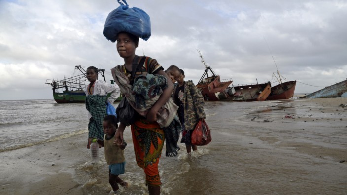 Entwicklungshilfe: Die Wetterextreme nehmen zu. Schwere Stürme, wie hier vergangenes Jahr in Mosambik, zerstören Felder und treiben die Menschen in die Flucht.