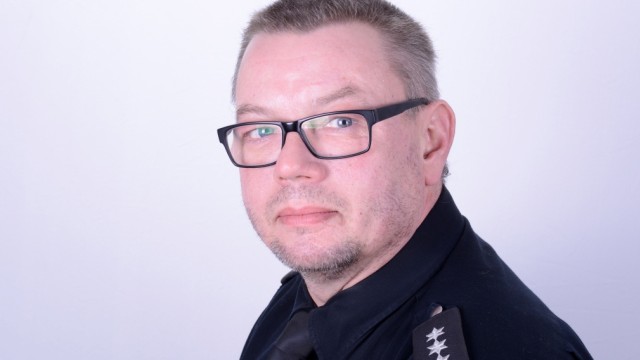 Corona-Maßnahmen: Peter Schnaars ist Fachgruppenvorsitzender für die Schutzpolizei bei der Gewerkschaft der Polizei (GdP) in Bremen. Er ist seit 1988 Polizist und selbst als Einsatzleiter daran beteiligt, die Corona-Auflagen umzusetzen.