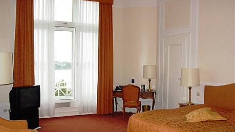 Hotel Atlantic Hamburg: Derzeit haben die Zimmer im Traditionshaus an der Alster einen etwas heruntergekommenen Charme.