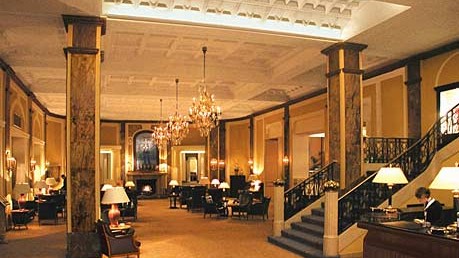 Hotel Atlantic Hamburg: Die Lobby des Hotel Atlantic - das Grandhotel mit "hanseatischer Tradition" wurde im Jahr 1909 eröffnet.