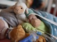 Krankes Baby in Münchner Krankenhaus, 2015