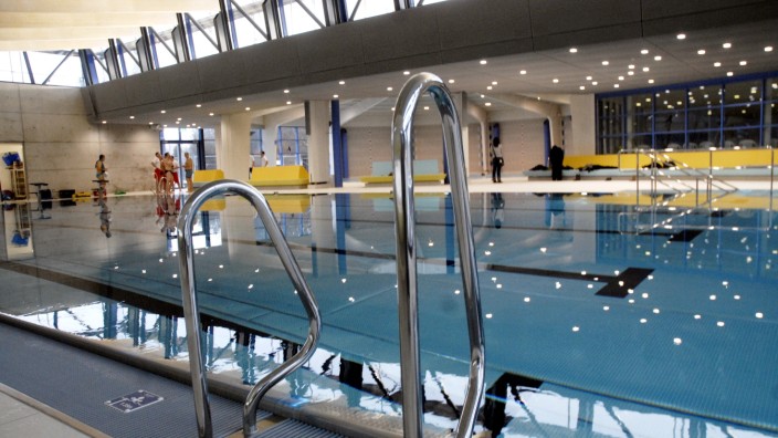 Taufkirchen: Ein Lehrschwimmbecken, ähnlich wie das in Erding (hier ein Bild von der Eröffnung 2012), hätte Taufkirchen auch gern.