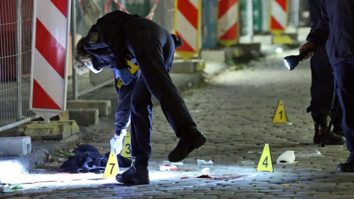 Nach tödlicher Messerattacke - Verdacht islamistischer Tat