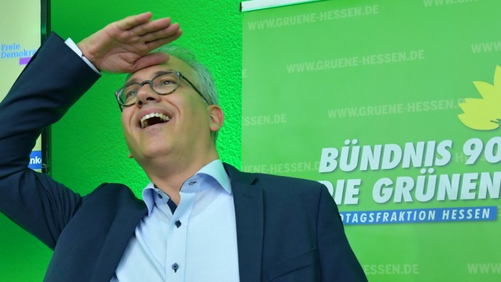 A 49 in Oberhessen: Tarek Al-Wazir von Bündnis90/Die Grünen ist in Hessen Wirtschaftsminister, und damit für Standortpolitik zuständig.