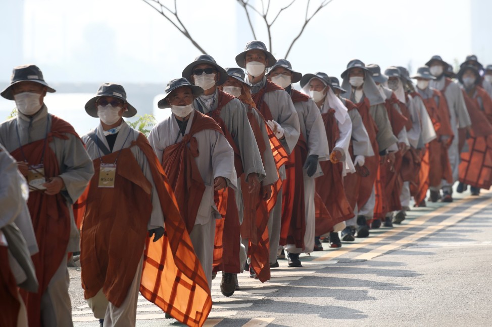 Korean Monks Return Following 500 Kilometre Pilgrimage