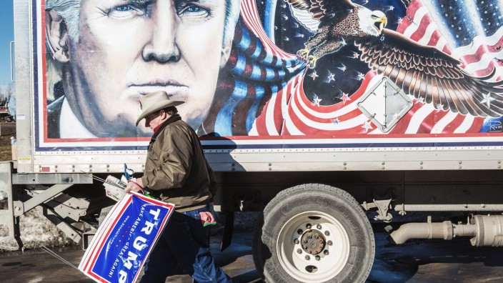 Truckers For Trump Convoy In Des Moines