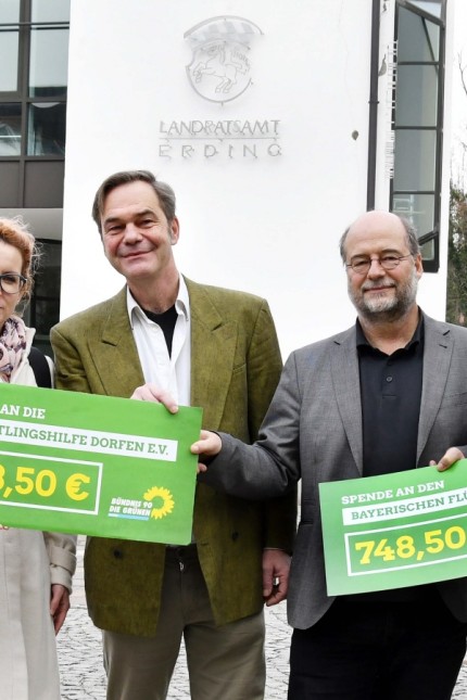 Erding: Grünen-Kreisrat Stephan Glaubitz hat viele Fragen an Landrat Martin Bayerstorfer verschickt.