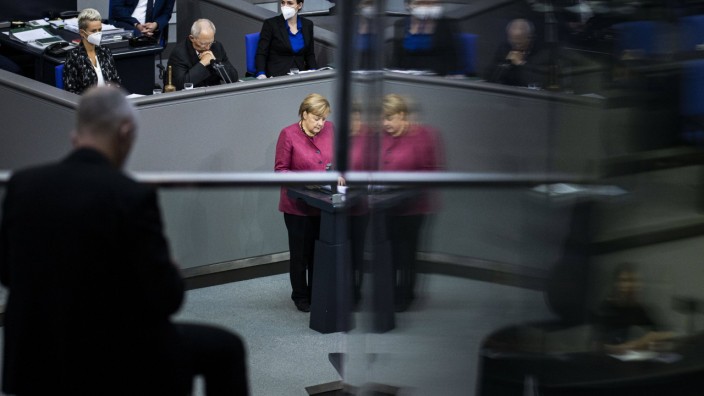 Angela Merkel, Bundeskanzlerin, aufgenommen im Rahmen einer Regierungserklaerung zur Politik der Bundesregierung in der