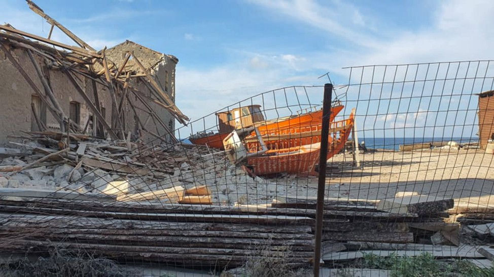 Starkes Erdbeben der Stärke 6,6 nordwestlich der Inselhauptstadt Samos, Bilder von den Schäden im Ort Karlovasi, Freita