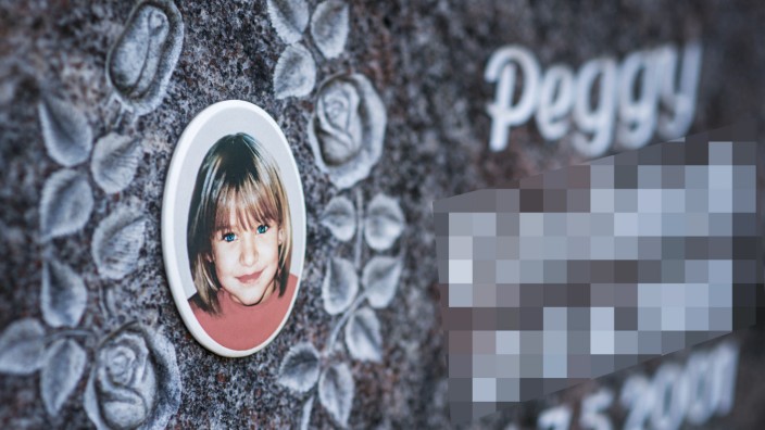 Ungelöster Mordfall: Ein Gedenkstein erinnnert an das Mädchen Peggy.