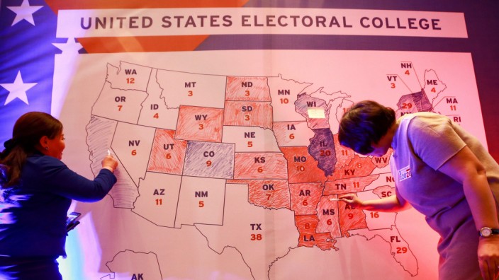 Umfragen: Die Karte nimmt Farbe an: Die Umfragen deuten darauf hin, dass nach der Wahl nicht mehr Donald Trump im Weißen Haus wohnen wird, sondern Joe Biden.