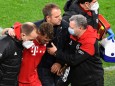 FC Bayern: Joshua Kimmich wird nach einer Verletzung gegen Borussia Dortmund ausgewechselt