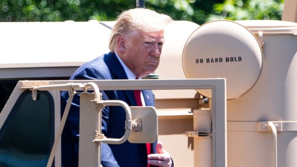 News Bilder des Tages President Donald Trump gets out of a THAAD Missile-Defense System at the Made in America Product