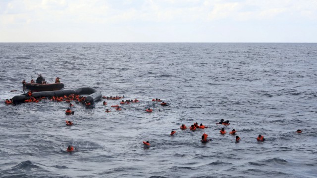 Vatikan: Flüchtlinge im Mittelmeer werden von einer spanischen NGO gerettet, Bild aus dem November 2020.