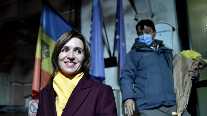 Wahlen in Republik Moldau: Die gewählte Präsidentschaftskandidatin Maia Sandu in der Nacht zu Montag in Chișinău, der Hauptstadt der Republik Moldau.