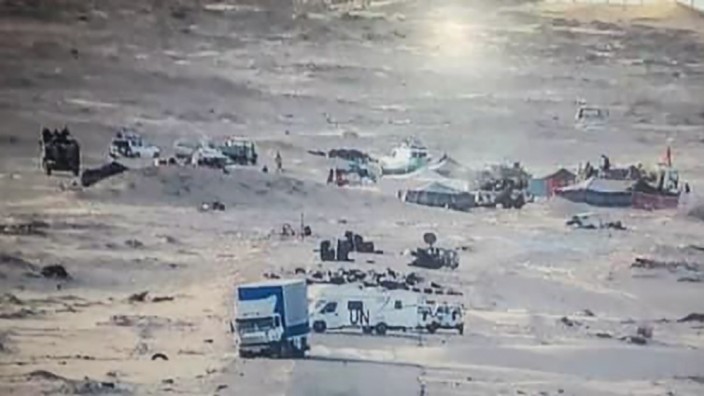 Westsahara: Dieses von der marokkanischen Armee gepostete Foto zeigt ein Zeltlager der Polisario in Guerguerat, nahe der mauretanischen Grenze. Dass in dieses Gebiet Truppen aus Marokko einrückten, interpretierte die Unabhängigkeitsbewegung als Kriegserklärung.