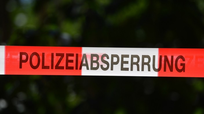 Razzien in Norddeutschland: Die Polizisten fanden die Leiche des 91-Jährigen in einem Maisacker bei Steinhöring.