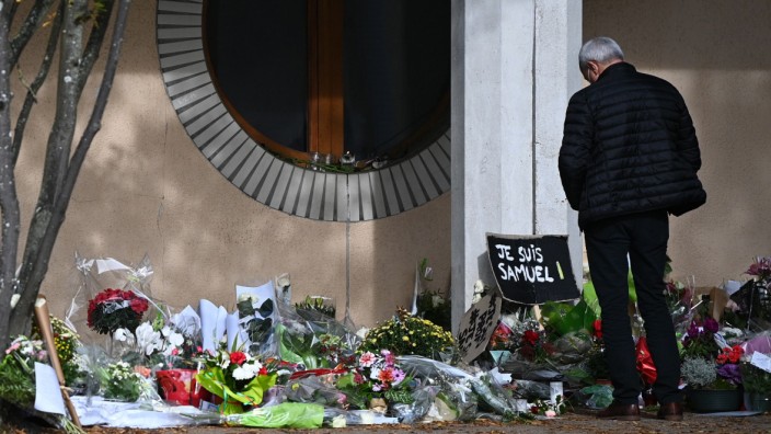 Islamismus in Frankreich: Gedenken an Samuel Paty. Der Lehrer wurde in einem Pariser Vorort brutal ermordet. (Archivbild)