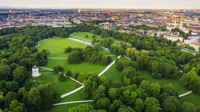 SZ-Serie: Nachhaltig leben: Grüne Lunge: Der Englische Garten zählt zu den größten innerstädtischen Parks weltweit und sorgt für frische Luft in München.