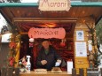 Helmut Lipah seit 37 Jahren verkauft der Ingenieur Maroni auf dem Pasinger Christkindlmarkt, nun im heimischen Garten für den guten Zweck