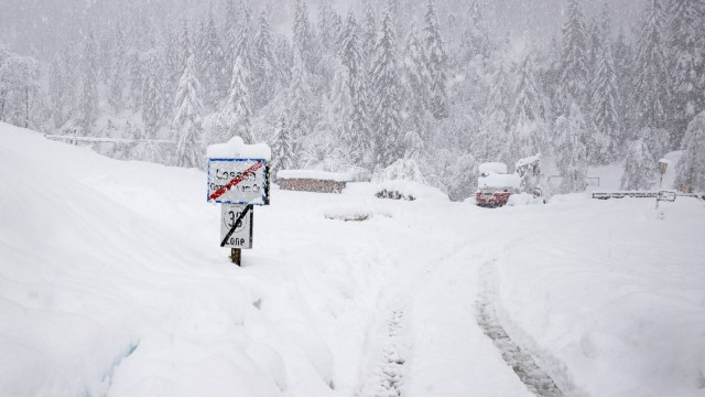 Kals THEMENBILD - Situation in Kals, Ortsteil Lesach, aufgenommen am Sonntag, 6. Dezember 2020, in Osttirol. Der Winter