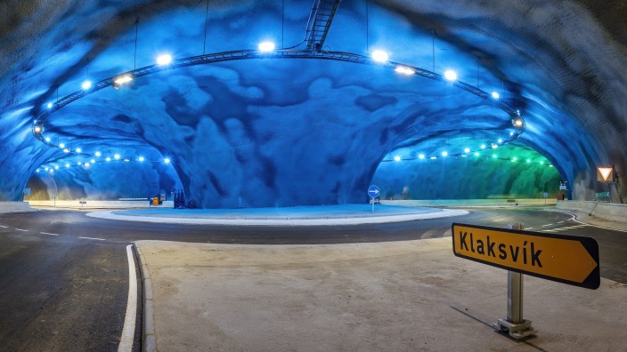 Unterwasserkreisel: Nach nur etwas mehr als drei Jahren Bauzeit öffnet der Eysturoy-Tunnel. Auf halber Strecke: ein Unterwasserkreisel.