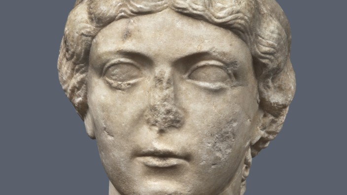 Illegaler Antikenhandel: Die Büste der Antonia Minor mit den charakteristischen Schäden im Gesicht.