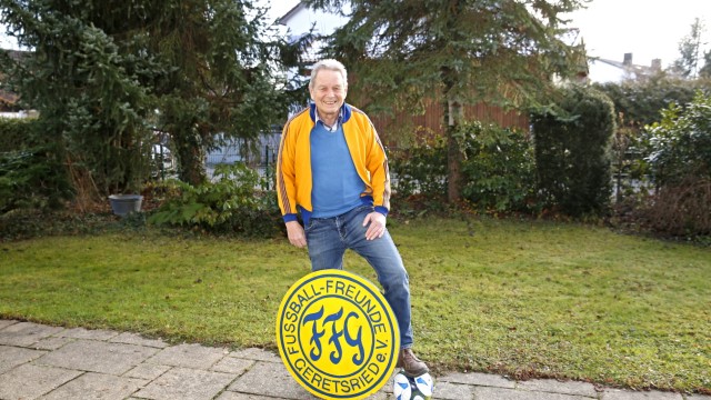 SZ-Serie Aus dem Nichts: Auch mit 77 Jahren steht Klaus Köhler noch stolz hinter dem Wappen seines Vereins.