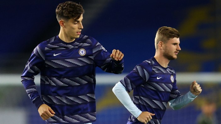 Brighton and Hove Albion v Chelsea - Premier League - AMEX Stadium Chelsea s Kai Havertz (left) and Timo Werner warming