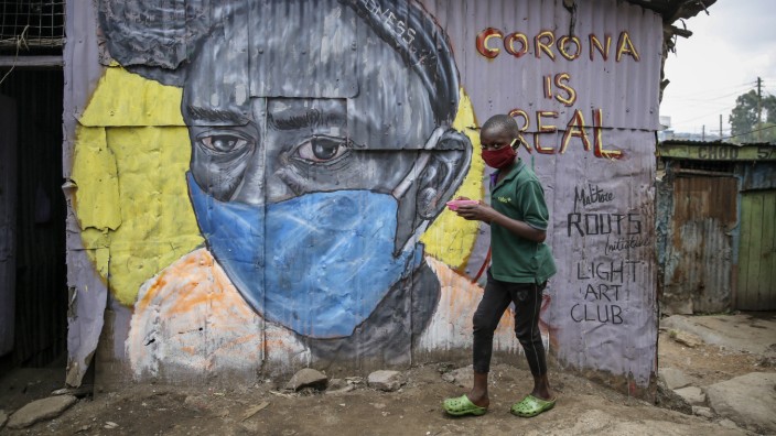 Coronavirus in Afrika: Die Seuche ist real, die Hoffnung, bald geimpft zu werden, ist weniger realistisch in den meisten afrikanischen Ländern: Szene in einem Slum in Kenias Kapitale Nairobi.