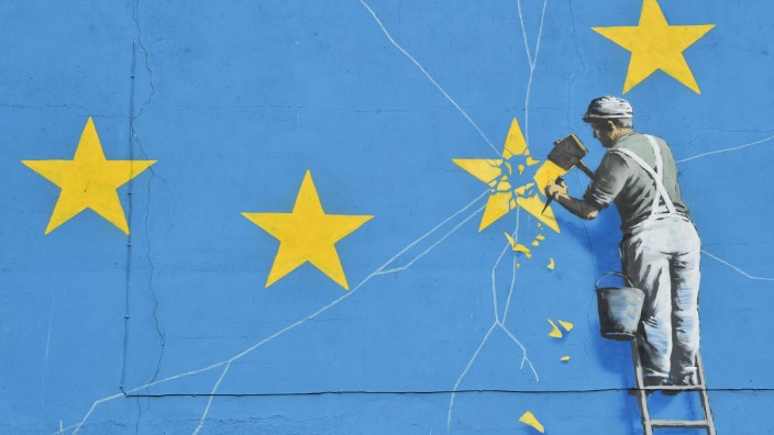 Ian Morris: "Geographie ist Schicksal": "Wenn man die Welt von Moskau aus sieht, muss man kein Putin sein, um einen Beitritt der Ukraine zur EU und Nato abzulehnen." - Der Brexit aus Sicht des Künstlers Banksy in einem Wandgemälde in Dover.