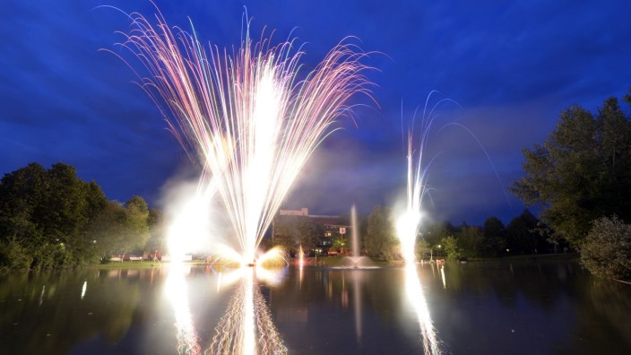 Jahreswechsel: Die großen Feuerwerke bei Volksfesten, die Peter Ruppert normalerweise gestaltet, sind in diesem Jahr auch ausgefallen. Das Foto stammt aus einem der Vorjahre und entstand beim Unterhachinger Bürgerfest.
