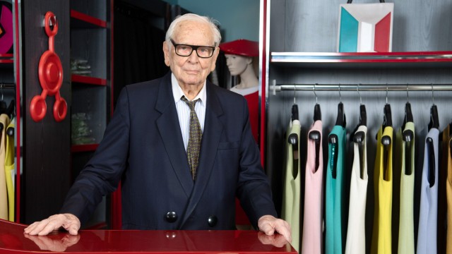 Frankreich: Pierre Cardin im Sommer 2019 in seiner Boutique in Paris. Er wurde 98 Jahre alt.