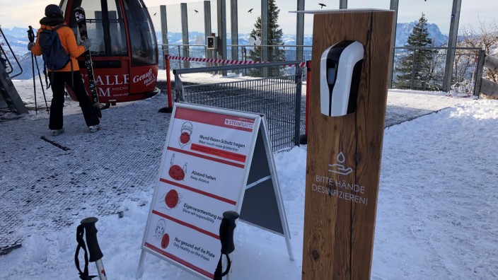 Skigebiet Steinplatte: Nach Vorschrift: Desinfektionsmittel für all jene, die ohne Handschuhe unterwegs sind.