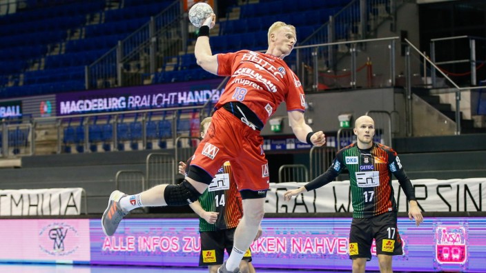 16.12.2020, xtgx, Handball Liqui Moly HBL, SC Magdeburg - HC Erlangen emspor, v.l. Sebastian Firnhaber (Erlangen, 18) w
