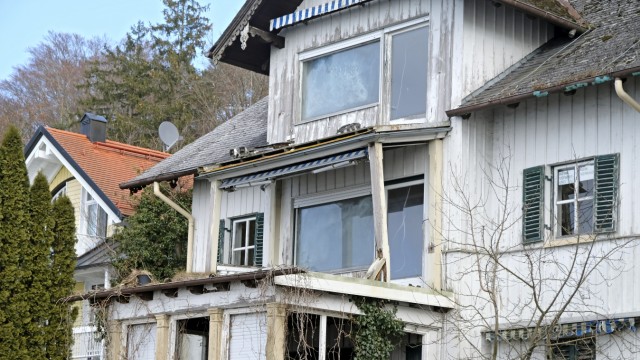 Weitere Briefe: Die denkmalgeschützte Max-Villa in Ammerland am Starnberger See verfällt seit Jahren.