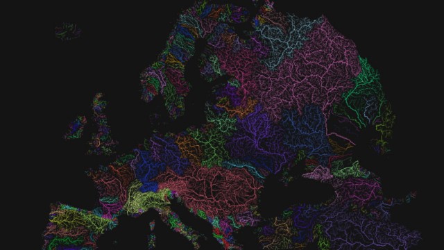 Ökologie: Europas große Flusssysteme, hier farblich unterteilt nach Einzugsgebieten wie Donau, Rhein oder Elbe, werden von insgesamt 1,2 Millionen Barrieren durchtrennt.