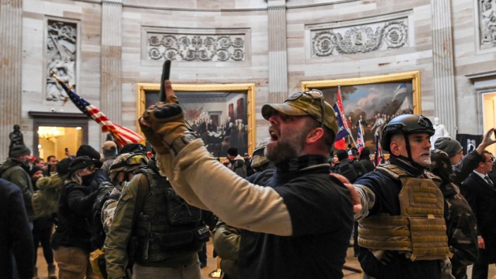 Trump und seine Fans: Selfies vom Aufruhr aus der Rotunde im Kapitol.