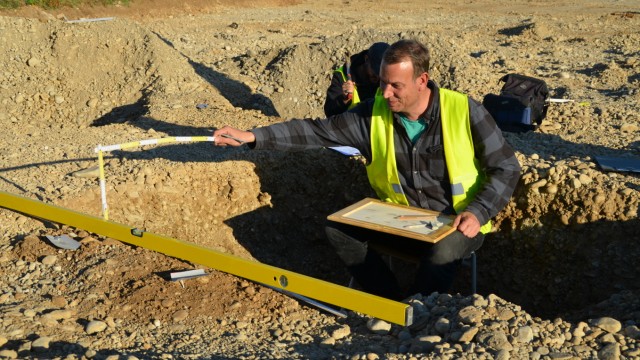 Archäologie in Poing: Viele Jahre lang haben Archäologen das Areal erkundet, auf dem jetzt ein Neubaugebiet entstehen wird.