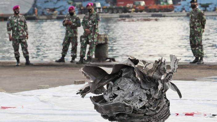 Flugzeugabsturz in Indonesien