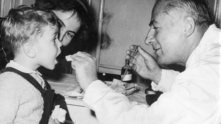 Erste Schluckimpfung gegen Kinderlähmung in Österreich, 1961