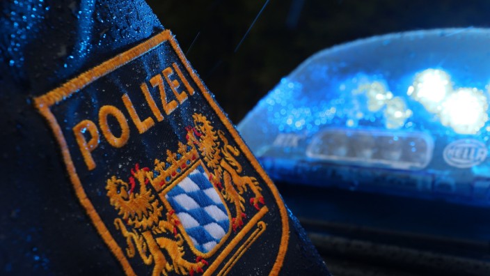 Berg am Laim: Großeinsatz wegen Feier: Polizei rückt mit Dutzenden Beamten an.