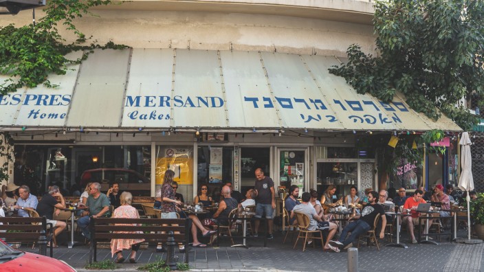 Café Mersand in Tel Aviv: Im Café Mersand traf sich ein bunter Mix, mittendrin hielten die Alten die Stellung.