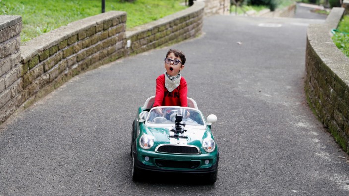 7-year-old Italian influencer challenges perceptions of disability
