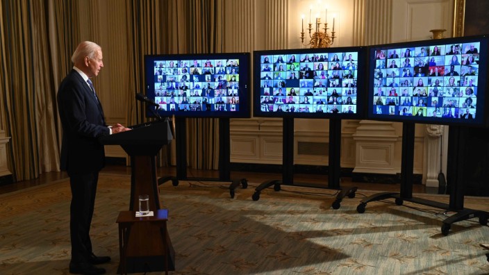 Joe Biden ist US-Präsident: Hunderte Mitarbeiter schwört Biden virtuell ein - und sendet ihnen eine deutliche Botschaft.