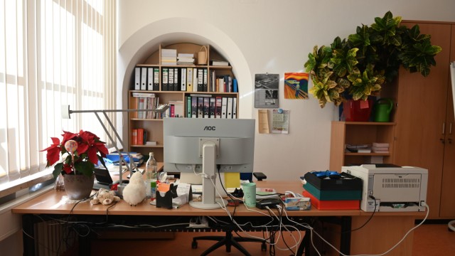 Home-Office in München: Wenn Constantin Dietl-Dinev in der heimischen Küche arbeitet, ist sein Büro im Rathaus verwaist.