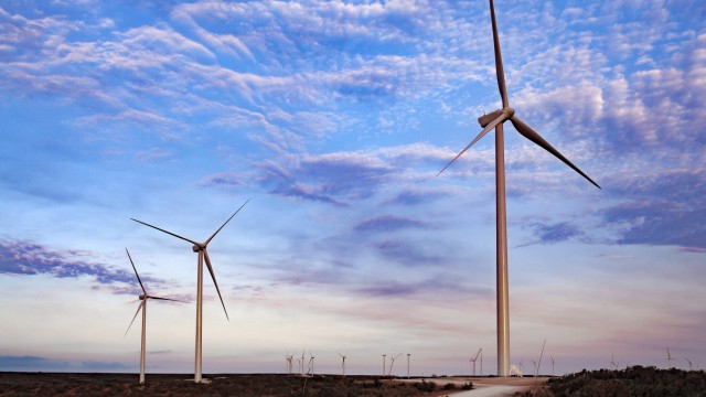 Wind Farm in Ft. Davis, Texas with colorful sky United States, Texas, Fort Davis PUBLICATIONxINxGERxSUIxAUTxONLY CR_MAMO