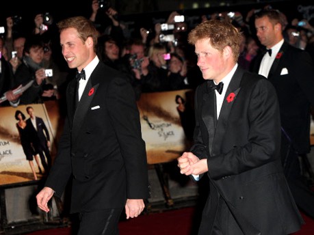 Prinz William und Prinz Harry Ein Quantum Trost Premiere London