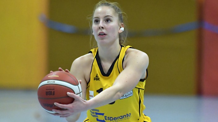 Frauenbasketball: Gute Frühform: Theresa Spatzier war gleich wieder die dominante Münchner Korbjägerin.