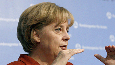 Milliarden-Programm vorgelegt: Kanzlerin Merkel erwartet höhere Investitionen von 50 Milliarden Euro.